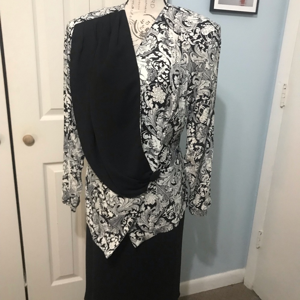Tags attached Vintage 80’s top and skirt set! Very good condition.